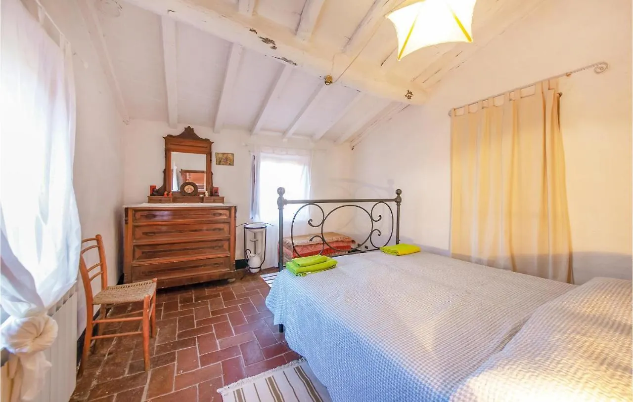 Cozy Home In Cardoso-Gallicano Lu With Kitchen Italy
