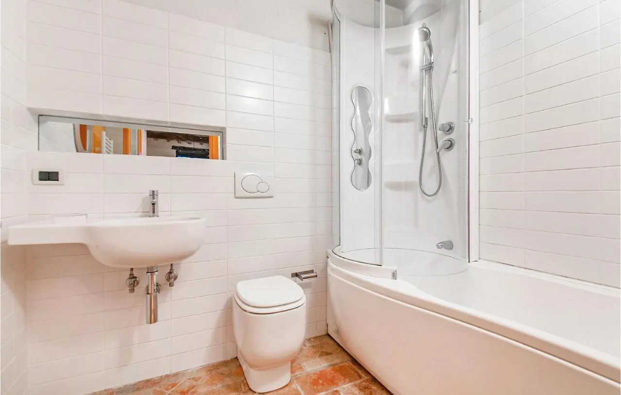 Cozy Home In Cardoso-Gallicano Lu With Kitchen Cardoso